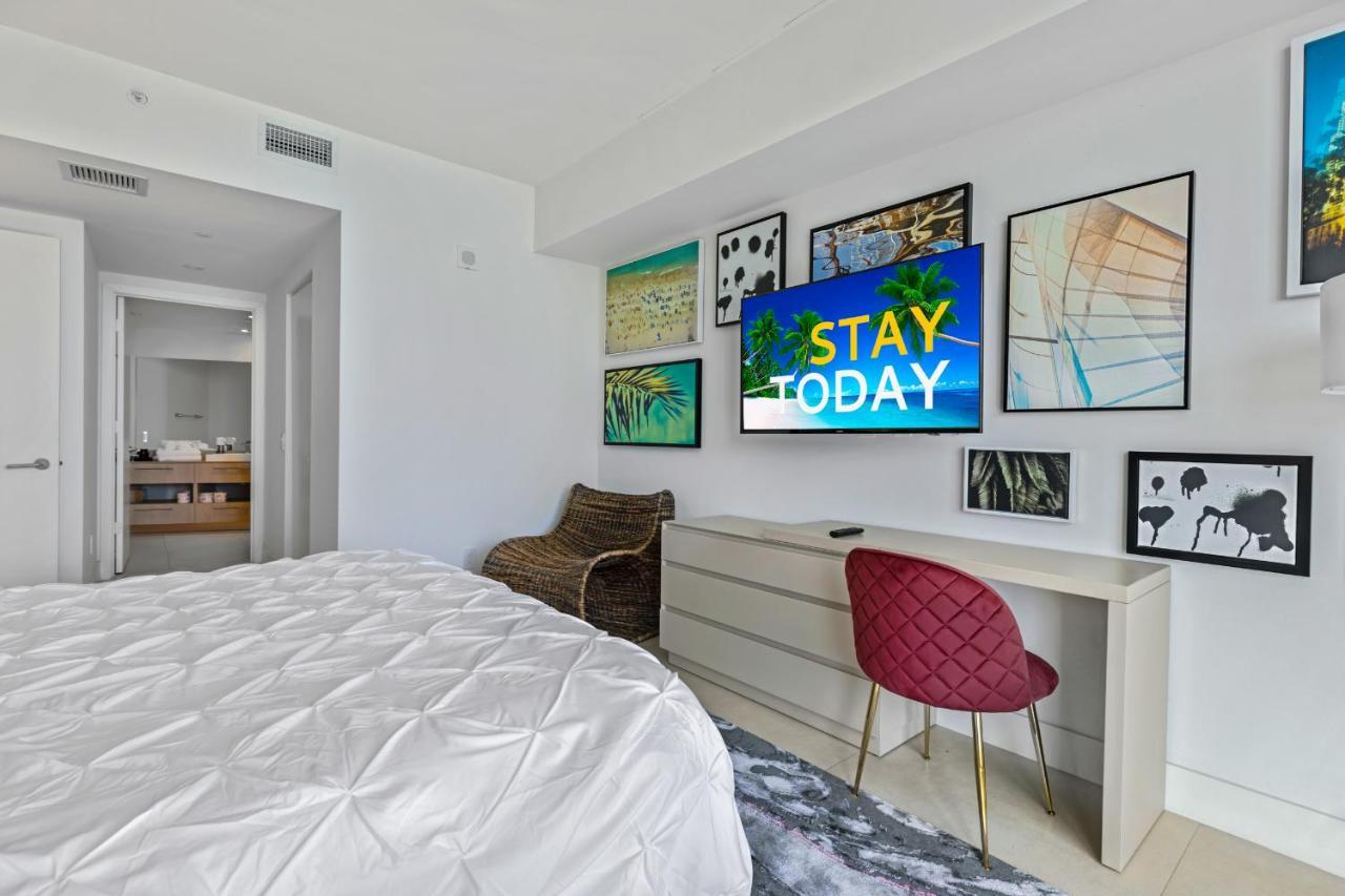 Seashore Resort - 2 Bedroom Right On The Beach Direct Ocean-View With Amenities On The Rooftop Hollywood Ngoại thất bức ảnh