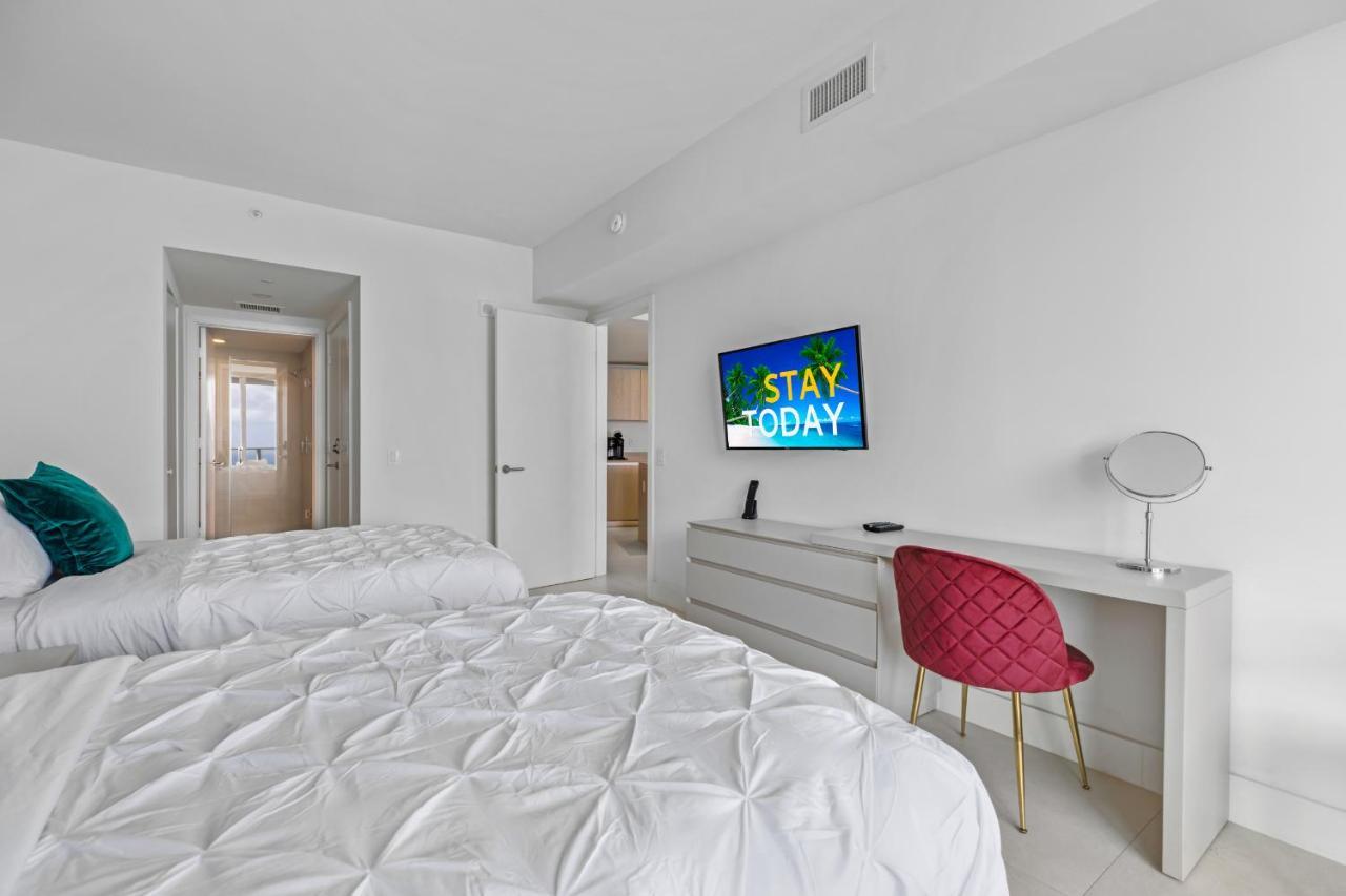 Seashore Resort - 2 Bedroom Right On The Beach Direct Ocean-View With Amenities On The Rooftop Hollywood Ngoại thất bức ảnh